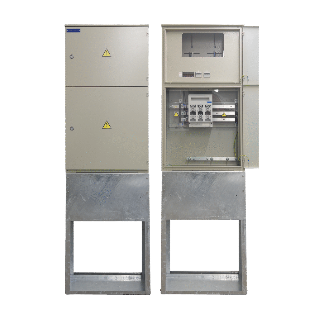 Two-meter transit cable distribution cabinet designed to connect three cables (≤ 240 mm²) to busbars and/or NH2 (400A) switching devices.